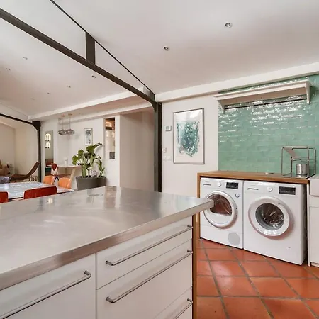 161 - Urban Sublime Luxury Flat In
